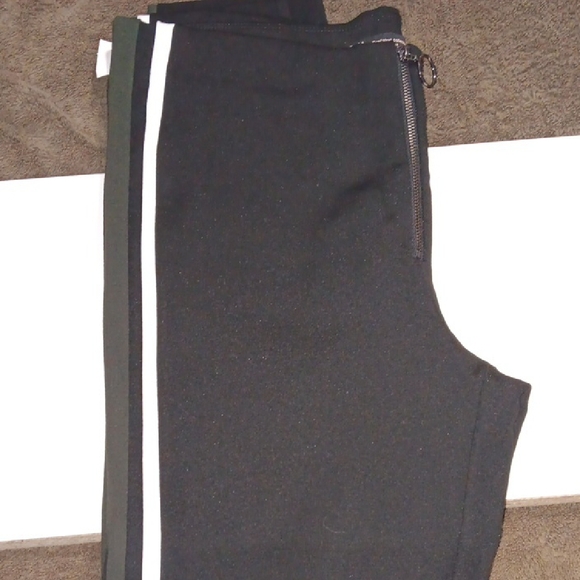 Zara Black Ankle Pants with White Accents - Picture 7 of 9